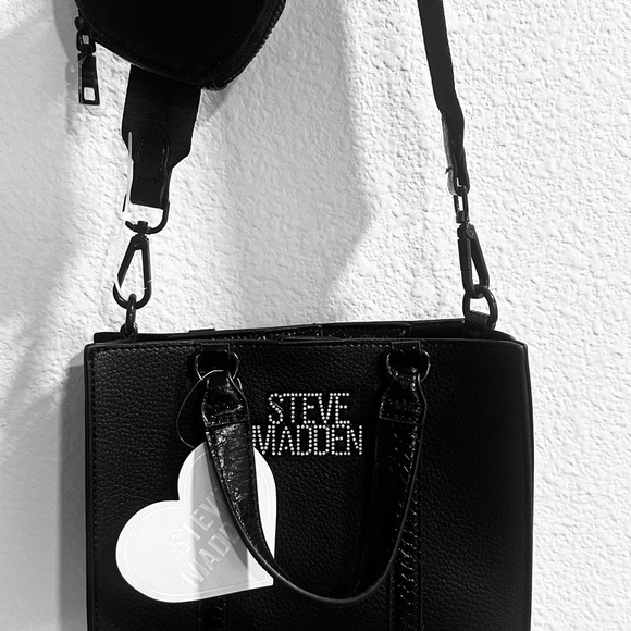 Steve Madden Black Crossbody Bag with Heart Pouch - Picture 2 of 4